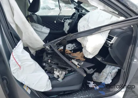 2023 Mitsubishi Outlander Sel 2.5 S-Awc z USA, uszkodzony, nr VIN JA4J4VA86PZ049830